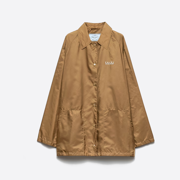 プラダ 25FW 初秋新作 キャラメルカラー トレンチコート